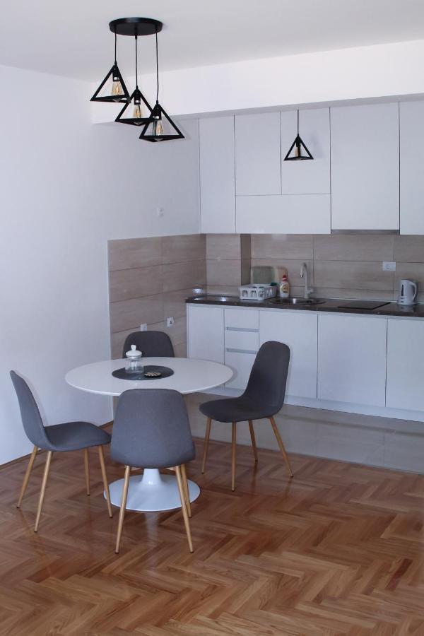 Apartman Vukovic トレビニエ エクステリア 写真